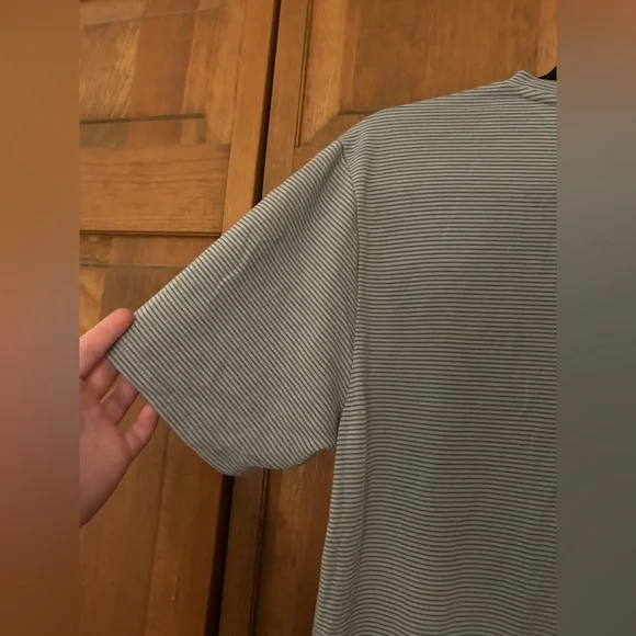 Free Fly Men’s Sz M Blue Striped Golf Short Sleeve Shirt Top - Picture 12 of 15